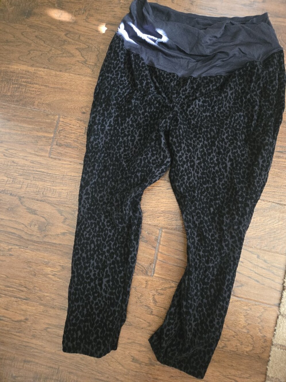 Old Navy Maternity Velvet Black Leopard Leggings With Stretchy Waistband